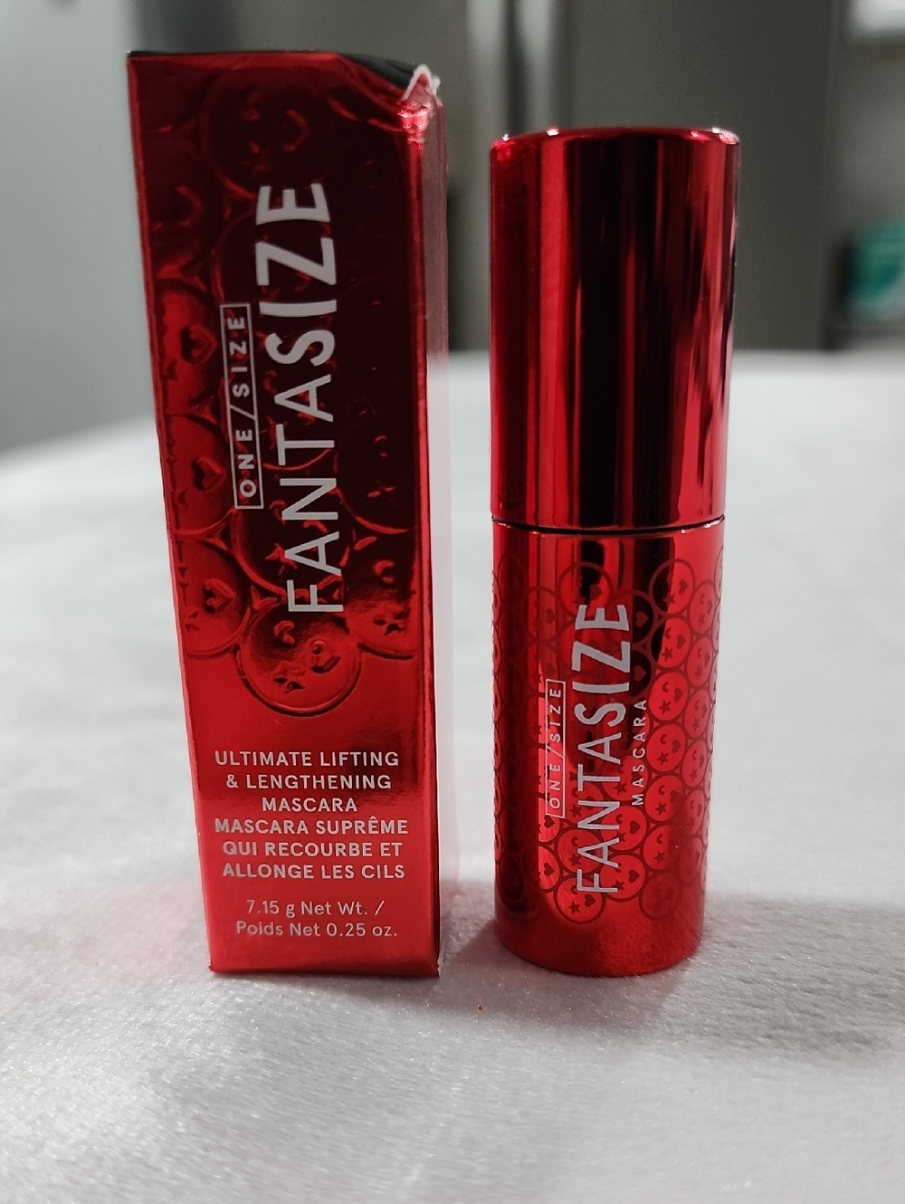 One/Size Fantasize Ultimate Lifting & Lengthening Mascara Bodacious Black. .25oz